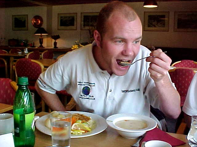 And in a local �ndalsnes restaurant, I was treatened with salmon soup and a special fish-macaroni meal for lunch.