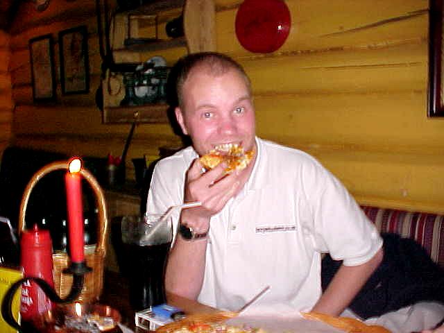 I lke pzz! The most eaten meal by Norwegians. Norwegians are estimated on eating over 9 kilograms of pizzas per year.