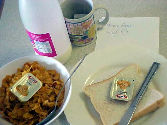 This is how I found my breakfast this morning, as Ren�e was already working behind the tour desk.