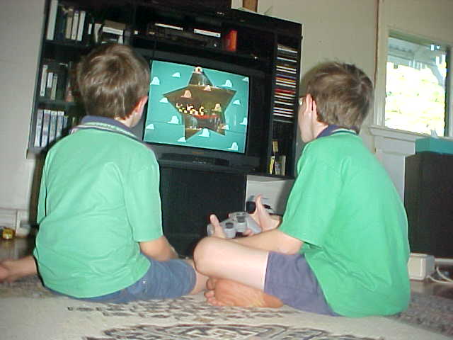 Bronson and Aidan came home from school and told me all about their new StarWars computer game, I now know all the details about those swordfights and stuff... But the kids had to hurry, they are only allowed to play with the Playstation for one hour a day maximum. Good done!