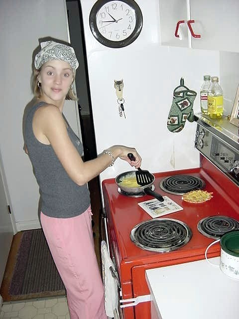 Good morning Fredericton! Hayley was baking eggs for breakfast in the kitchen. 
