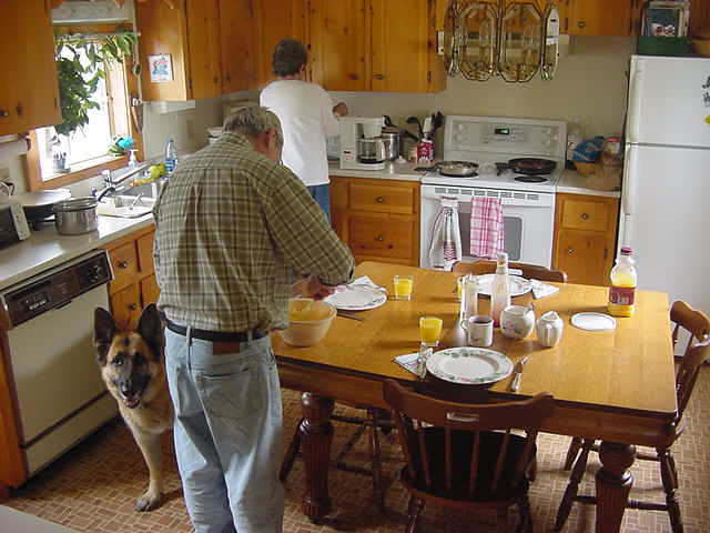 Lorna makes coffee and Bob is mixing the eggs. Breakfast in Glen Margaret is almost ready.